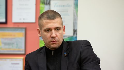 Kohtla-Järve volikogu liiget trahviti agressioonisümboolika eksponeerimise eest juba teist korda
