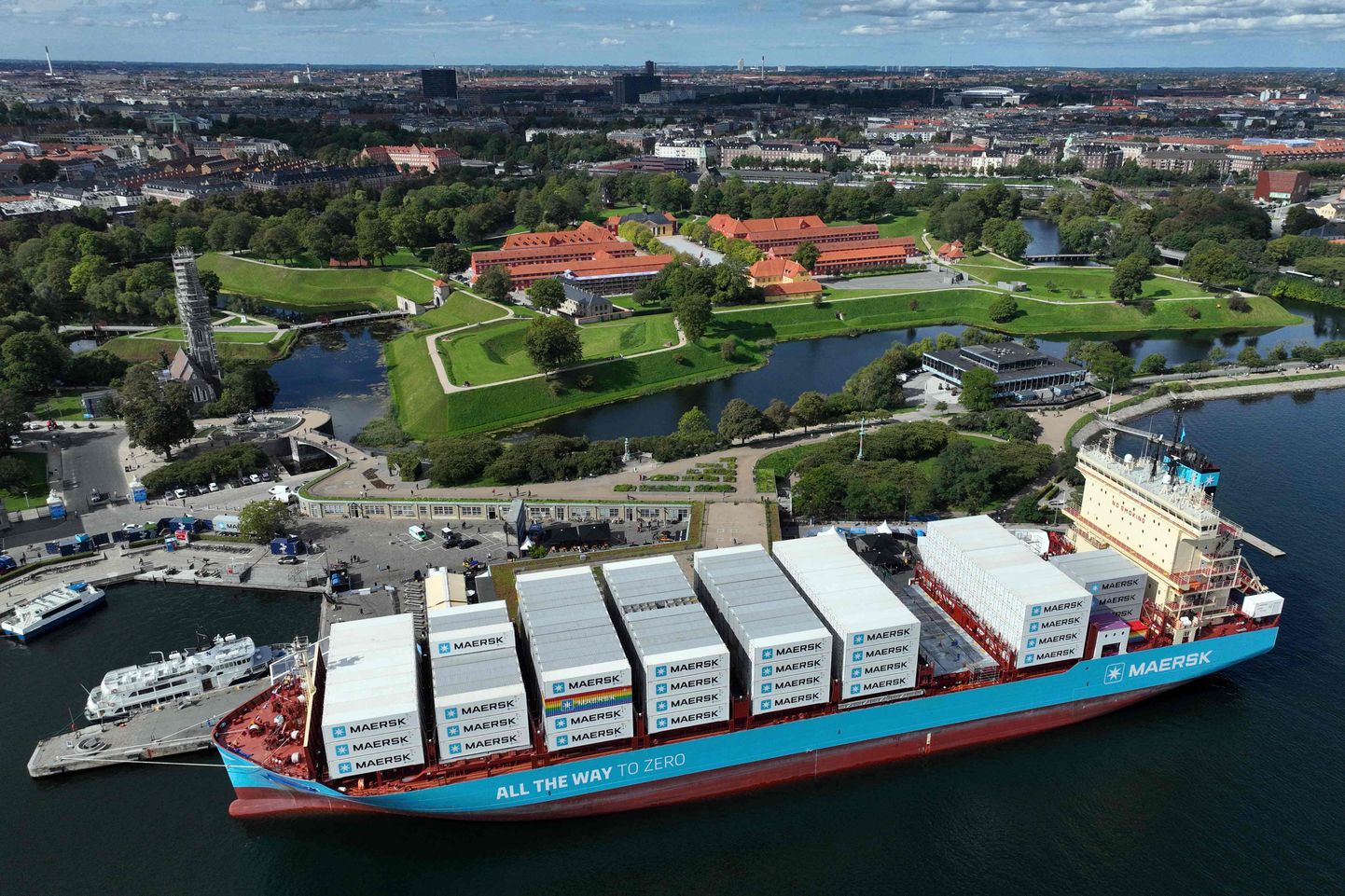 Maailma esimene biometanooliga töötav konteinerlaev "Laura Maersk" Kopenhaagenis.
