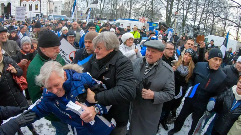 Митинг EKRE перед Рийгикогу 26 ноября 2018 года. Тогда на депутата Европарламента Индрека Таранда напали там.