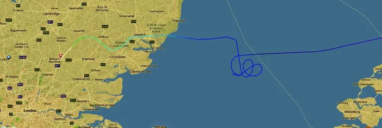 Kaunasest Londonisse sõitnud Ryanairi lennu trajektoor, mida saatsid Stanstedi lennujaama hävitajad. Allikas: FlightRadar24/PA Wire/PA Images/Scanpix