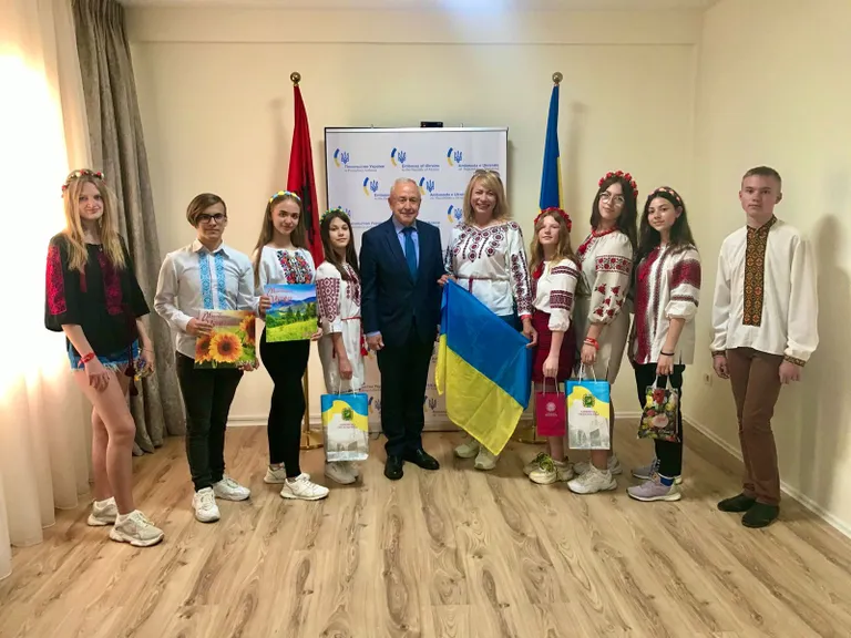 «Südamesoov» avab telefoniliinid Ukrainast põgenenud naiste ja laste toetuseks.