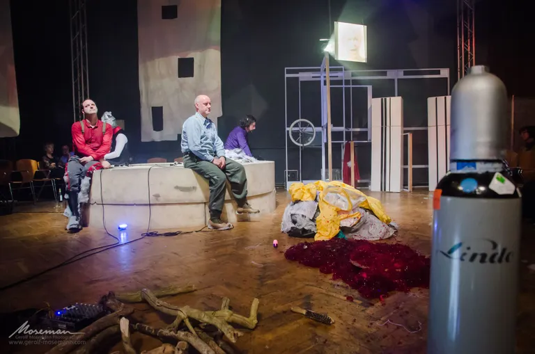 Showcase Beat Le Mot «Nazisuperpeople Are Better Than You All  -  the Horror of Ordinary», foto:
