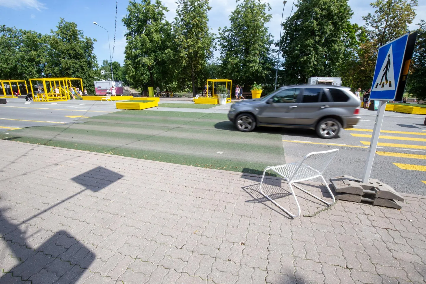 Selline lapike kunstmuru ununes koristada.