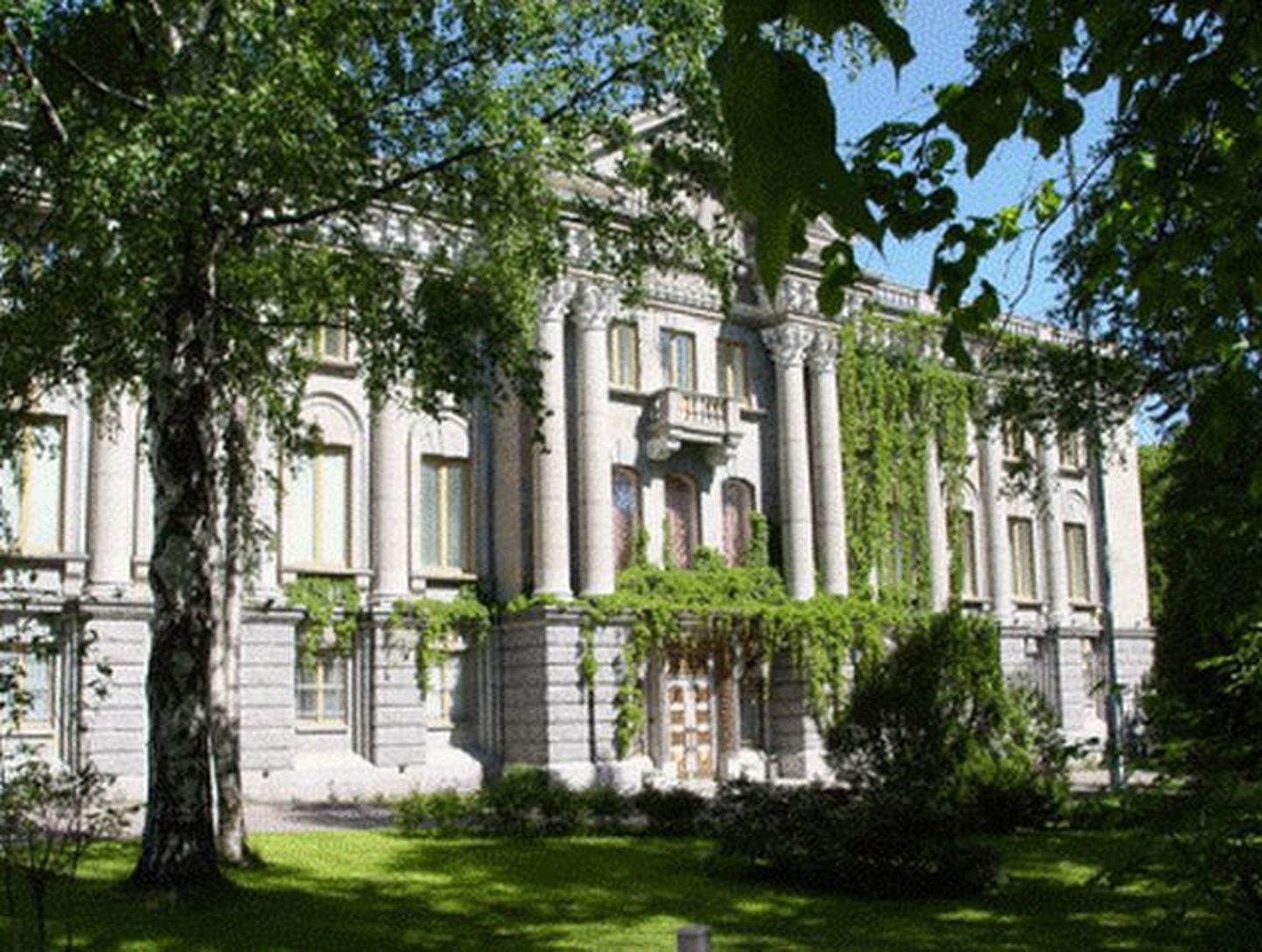 Venemaa suursaatkond Helsingis Kaivopuisto lähistel.