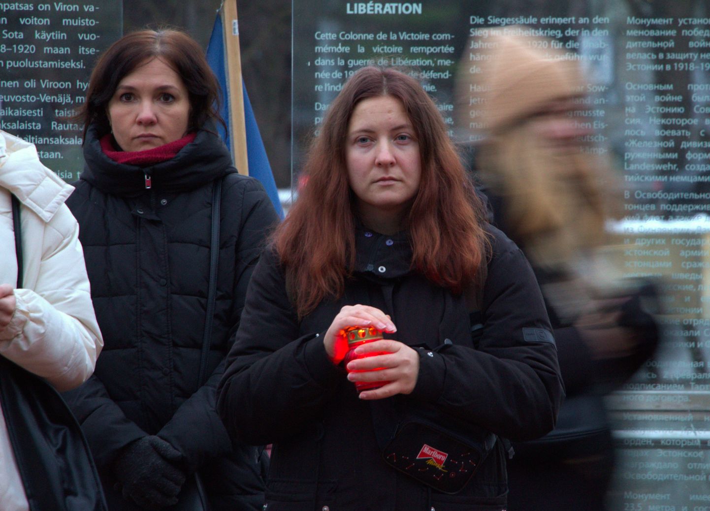 Украинские военные беженцы на митинге памяти в 90 годовщину голодомора в Украине