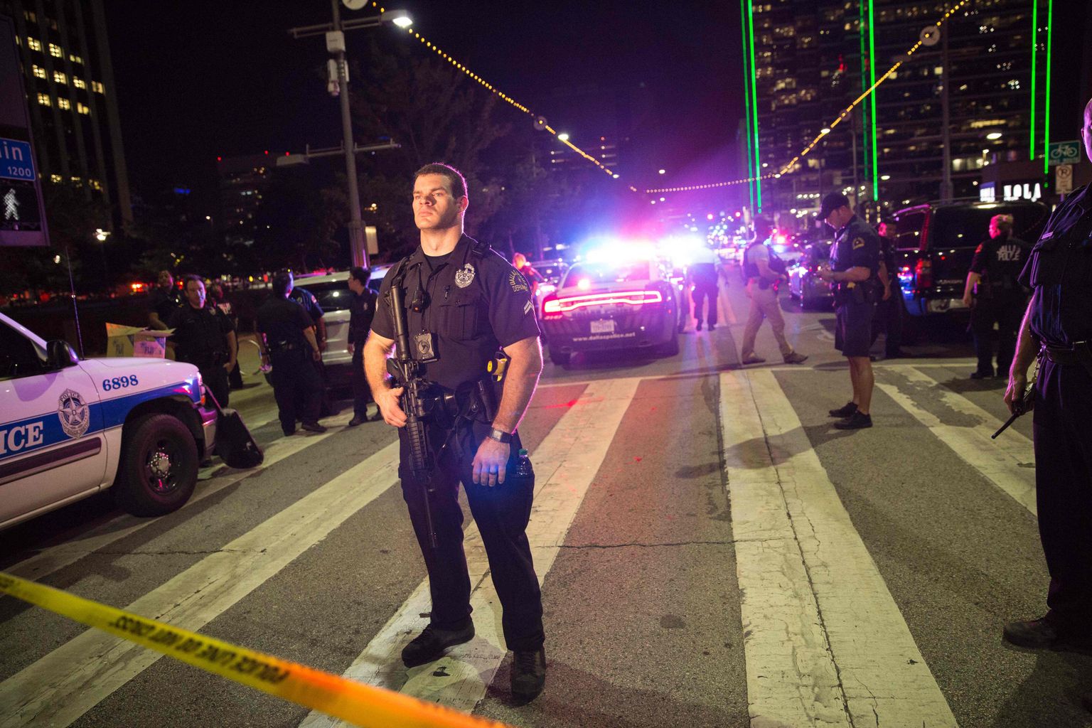 Dallase politseinik möödunud neljapäeval tulistamisintsidendi järel.