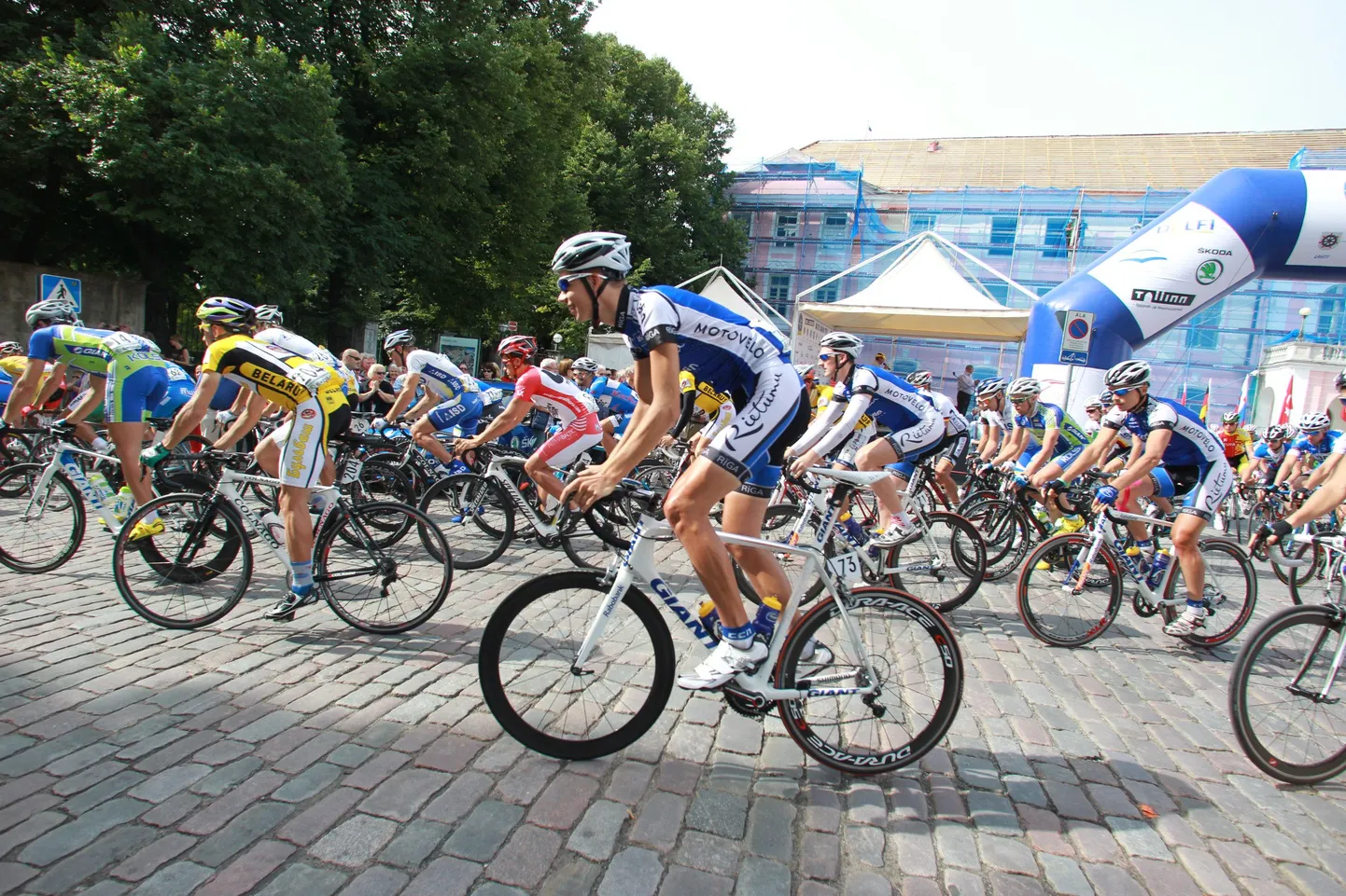 Балтийский велотур "Балтийская цепь" стартовал на прошлой неделе в финском Лахти, прошел через Эстонию и Латвию, а завершился на выходных в Литве.