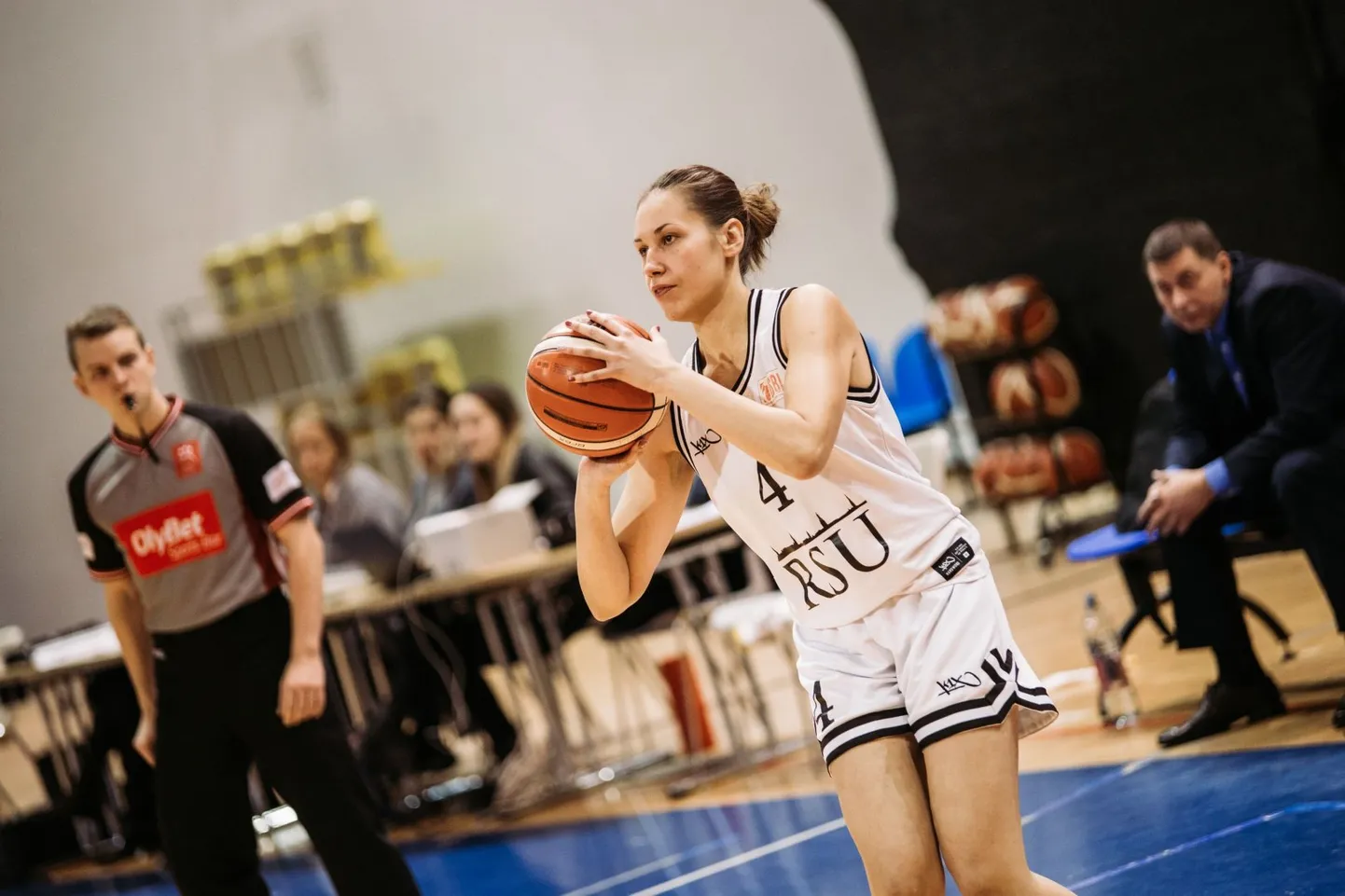 RSU spēlētāja Anna Buša.