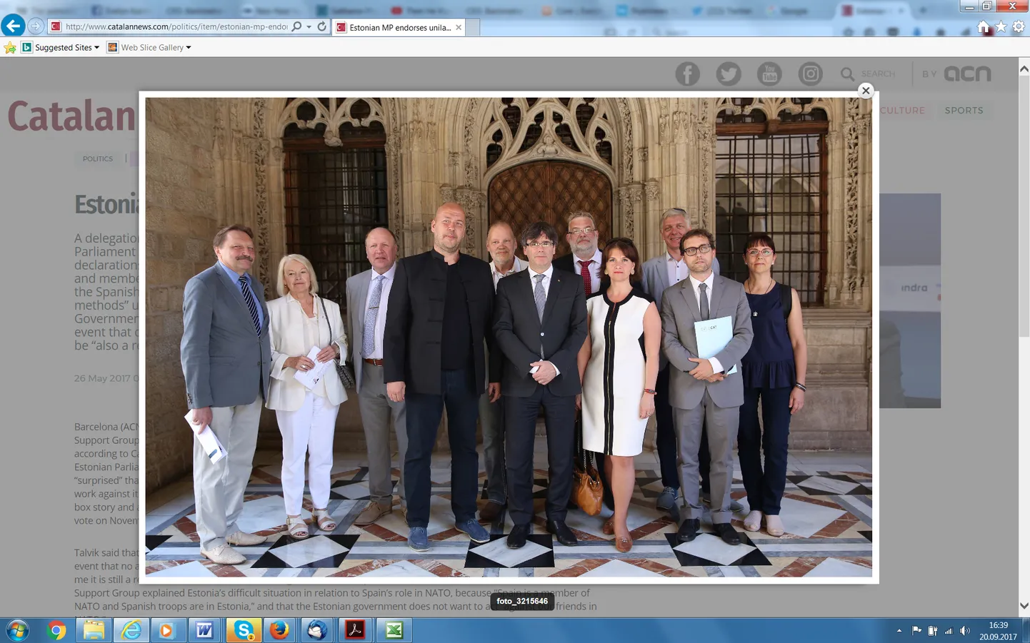 Keskerakondlane Helmut Hallemaa (vasakpoolseim), Mart Helme (vasakult kolmas), Artur Talvik, Kataloonia piirkonna president Carles Puidgemont, Andres Ammas, Liisa Oviir, Indrek Tarand, Katalooniat välismaal tutvustava Diplocati juht Albert Royo ja Tiina Kangro tänavu mais Barcelonas.