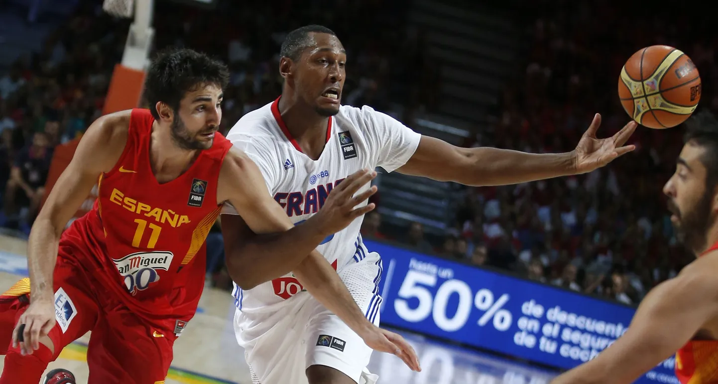 Ricky Rubio (vasakul) sel sügisel oma koondist aidata ei saa.