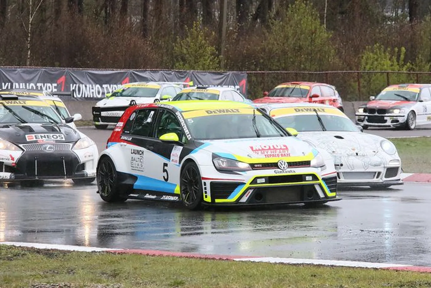 GSR Service’i eelmise aasta võistlusauto. Algaval hooajal pruugitav Volkswagen Golf GTI TCR on väliselt samasugune, aga tehniliselt pisut täiustatud.