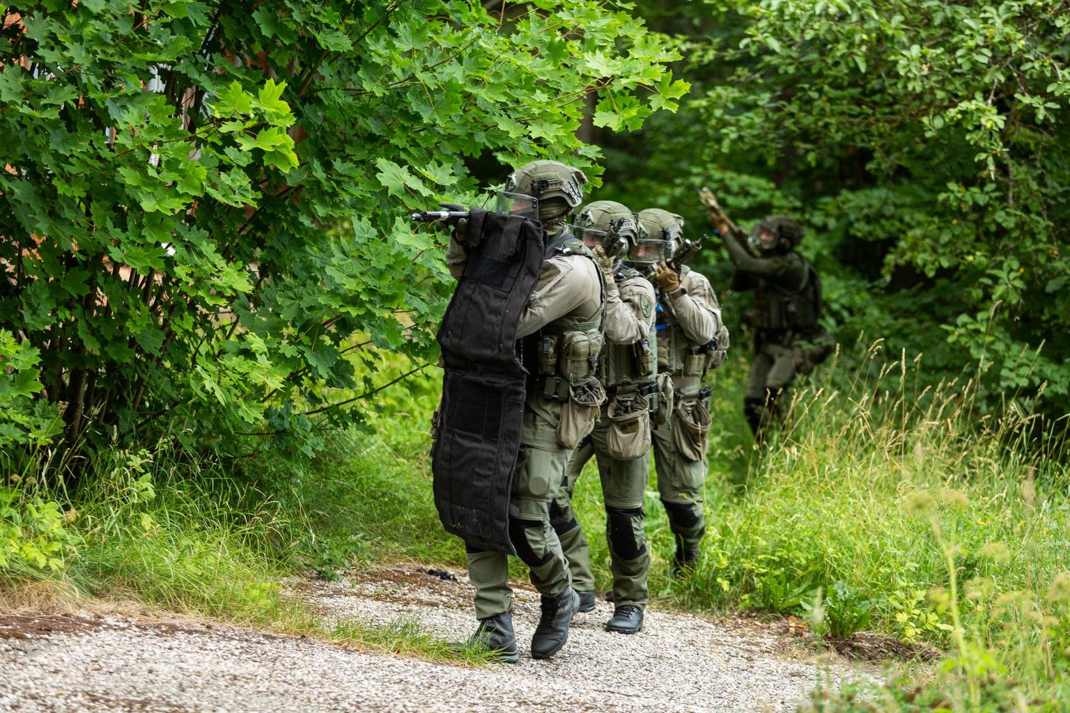 Politsei- ja piirivalveamet harjutas juulis Obinitsas relvastatud ebaseaduslike piiriületajate kinnivõtmist.