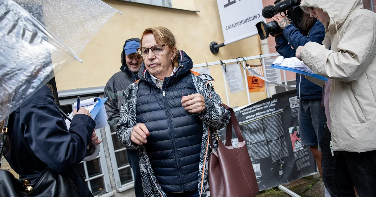 FOTOD ⟩ Vene kodanikud kogunesid Tallinnas asuvasse saatkonda oma hääli andma
