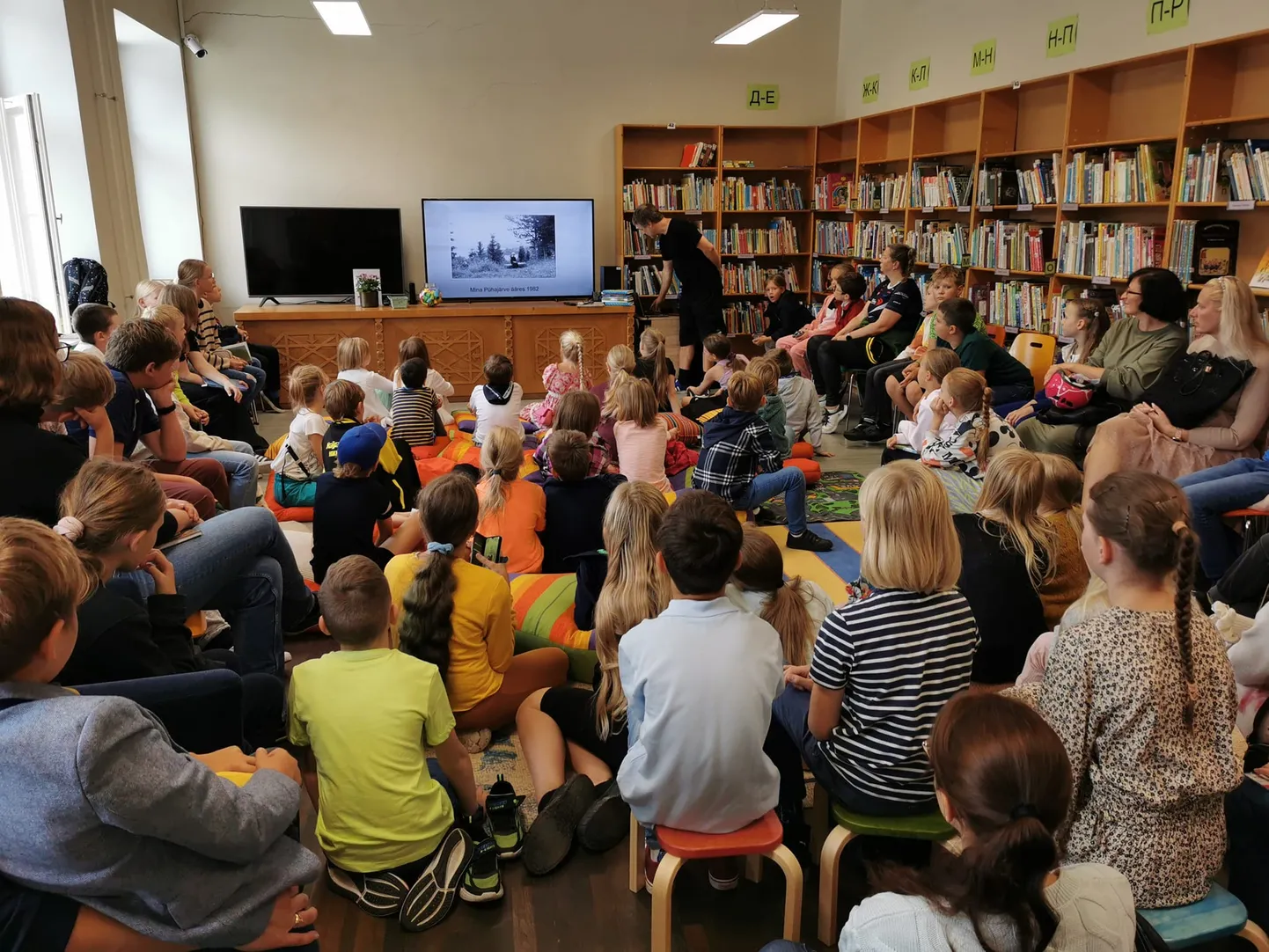 Linnaraamatukogu laste- ja noorteosakonnas toimus Raamatukrati suvelugemise programmi pidulik lõpuüritus juba laupäeval, 9. septembril.