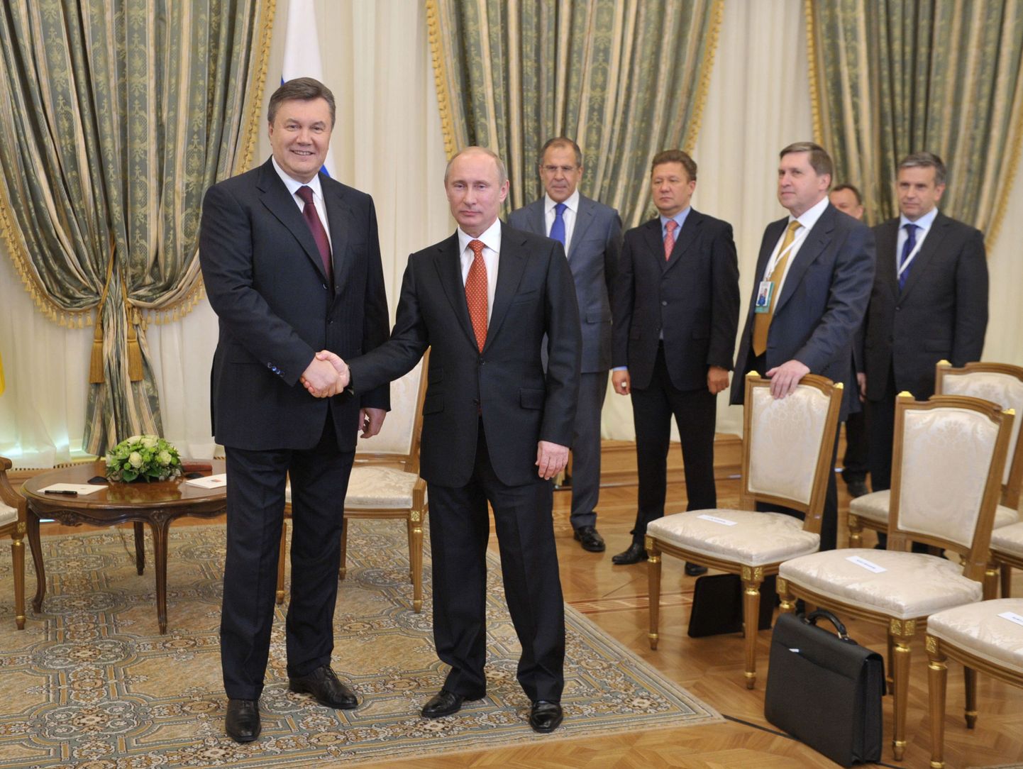 Ukraina president Viktor Janukovõtš ja Vene riigipea Vladimir Putin kohtusid  Kremlis 15. mail.