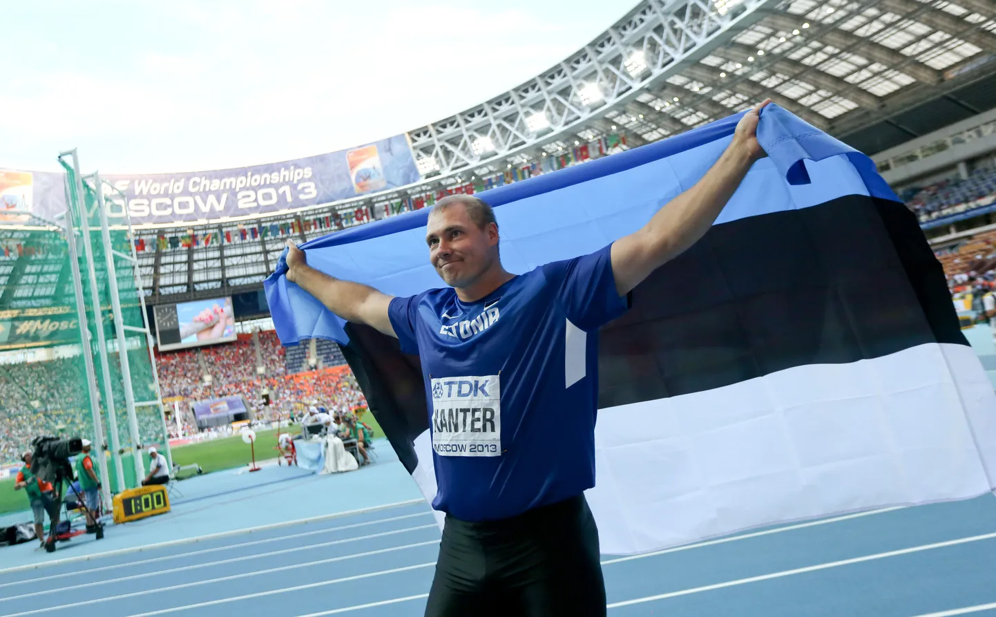 Gerd Kanter tähistamas tänavusel Moskva MMil pronksmedali võitmist.