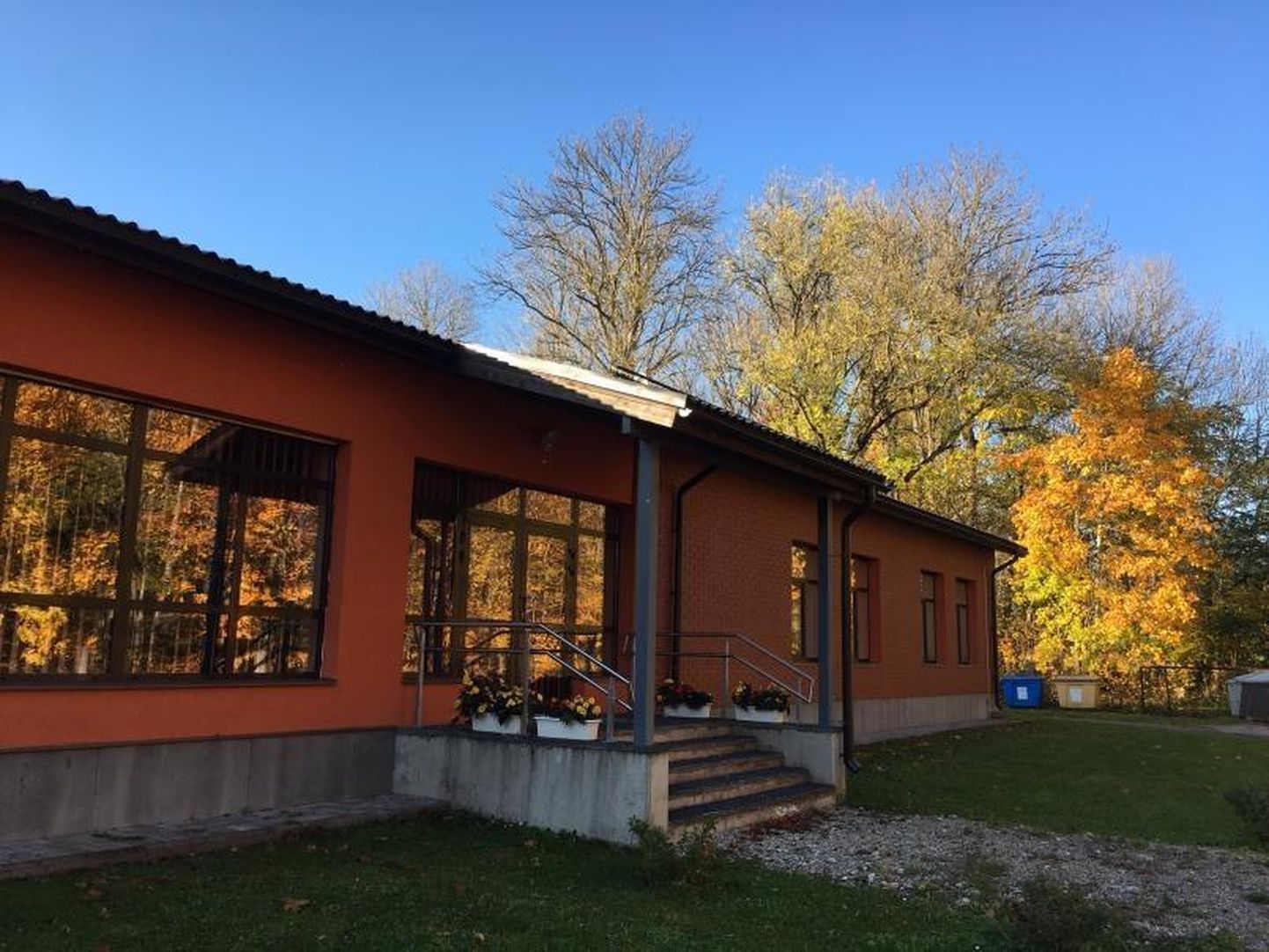 Praegu tegutseb Nurme kool Päinurmes õpilaskoduga ühes hoones.
