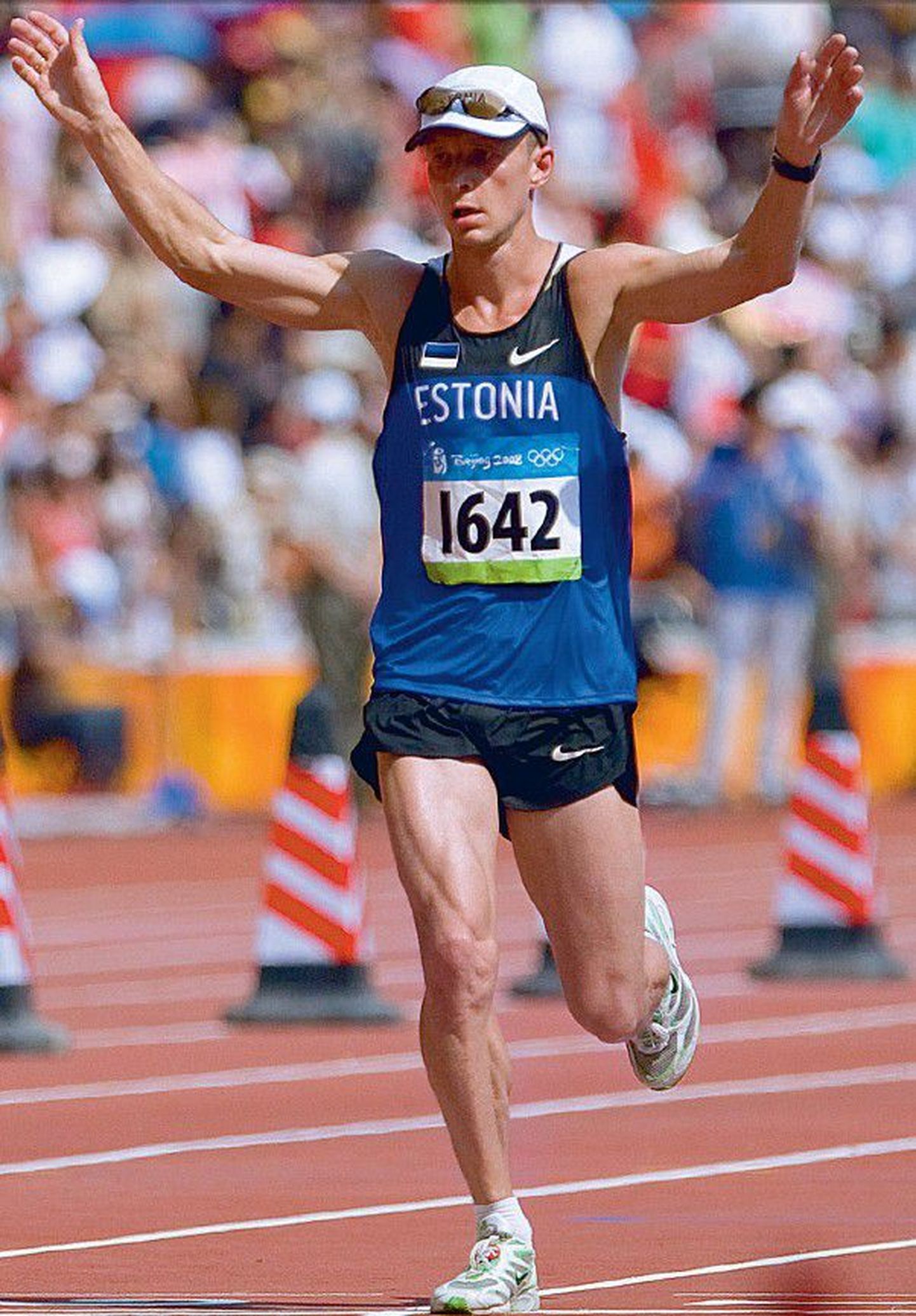 Павел Лоскутов - серебряный призер чемпионата Европы по легкой атлетике 2002 года, многократный чемпион Эстонии в беге на 5 и 10 км.