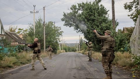 Agresori Ukrainai uzbrukuši ar 300 droniem un 37 raķetēm