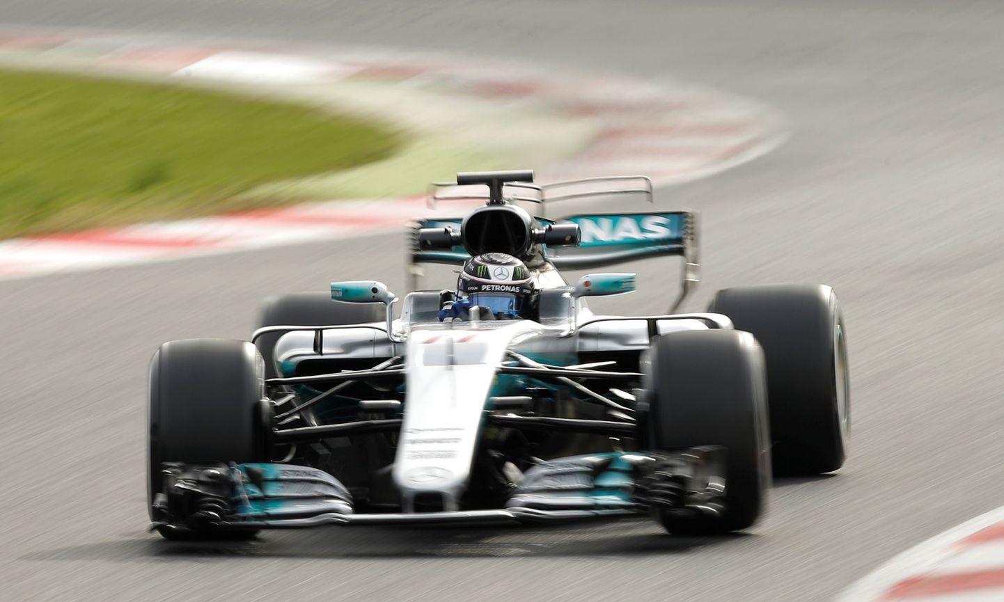 Valtteri Bottas uue Mercedese roolis.