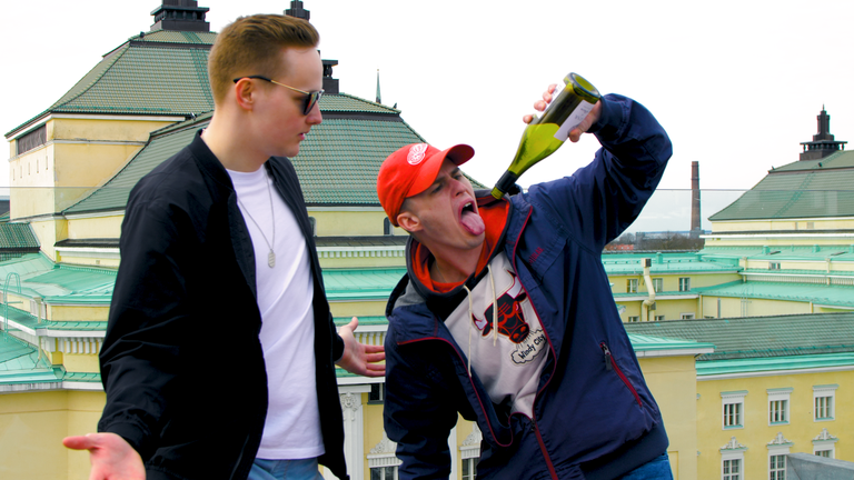 Kuvatõmmis Raiase muusikavideost «Estonia»