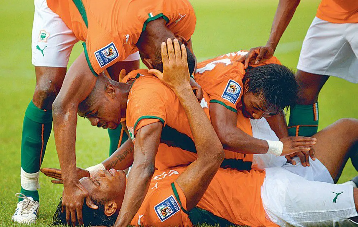 Сумеют ли африканские команды во главе с командой Кот-д’Ивуара пробиться из группы или их побьют уже в самом начале, покажет время.