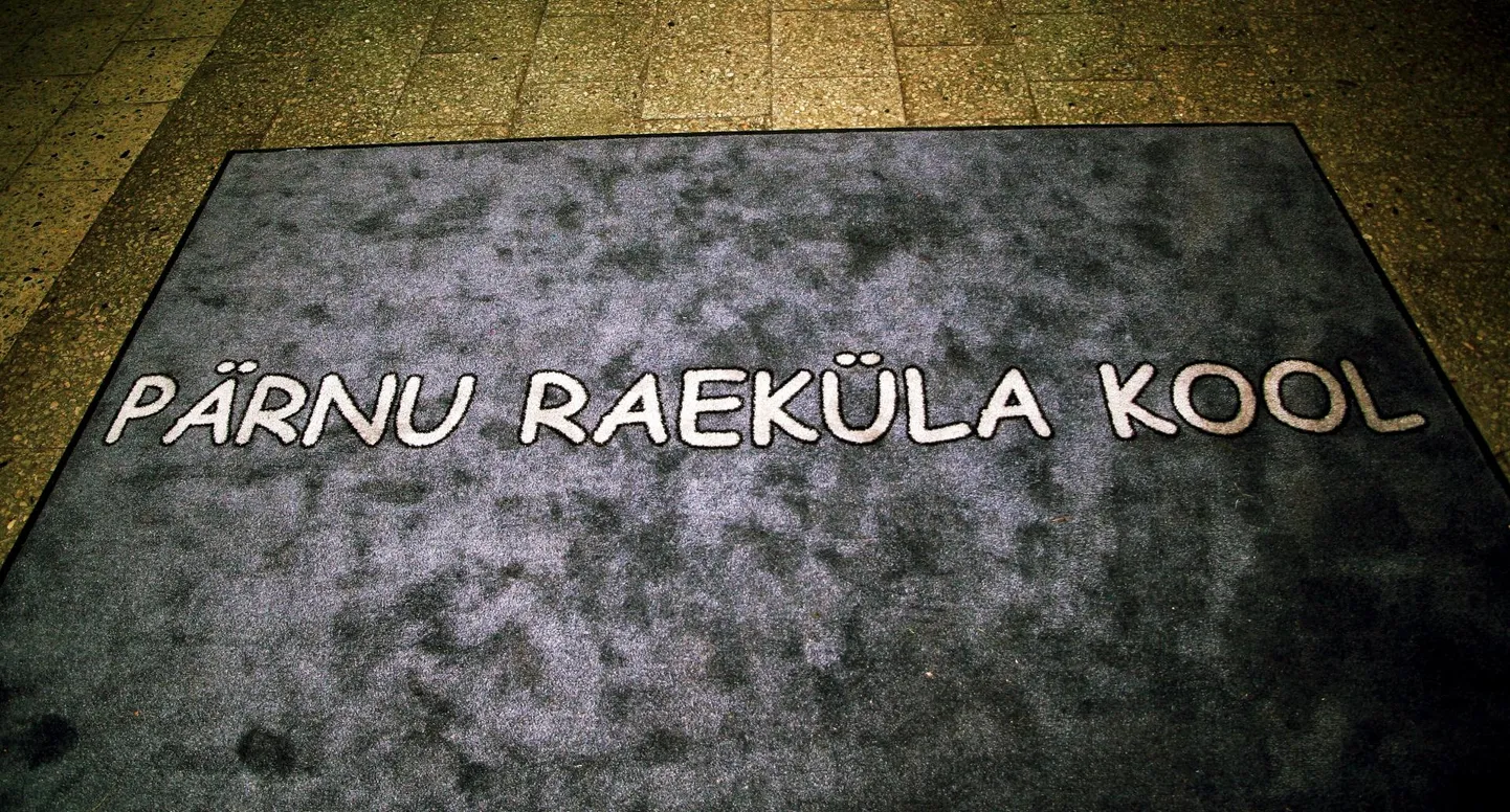 Raeküla koolis poolteist aastat emakeelt õpetanud Urmas Hännile ei saa aru, kust tulevad jutu nagu selleks koolis kedagi aina pekstakse või kiusatakse.