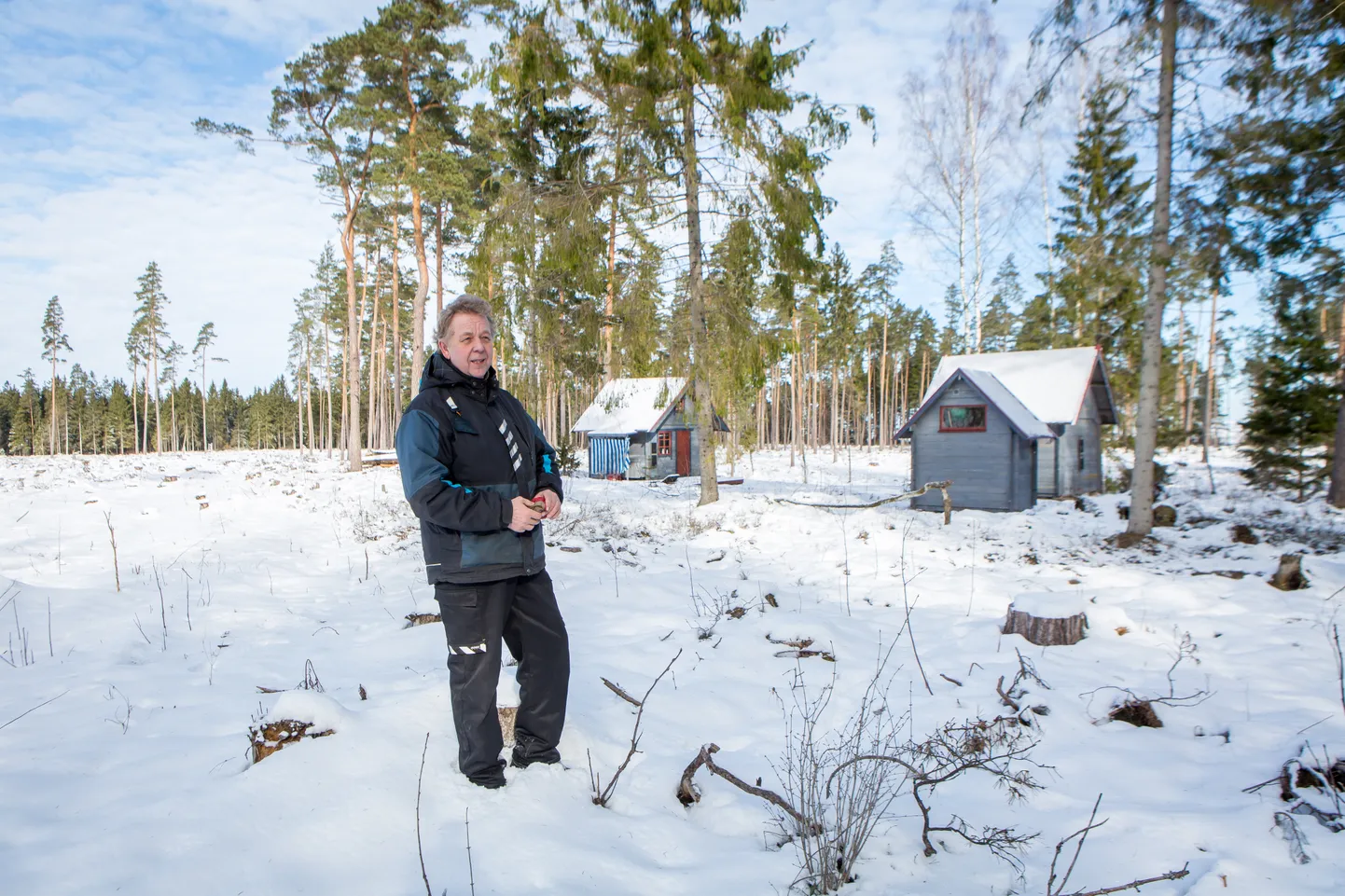 UUS OMANIK: Hirmust, et asi võib veel hullemaks minna, ostis 
Vallis Alliksoon naaberkinnistu koos majadega ära.