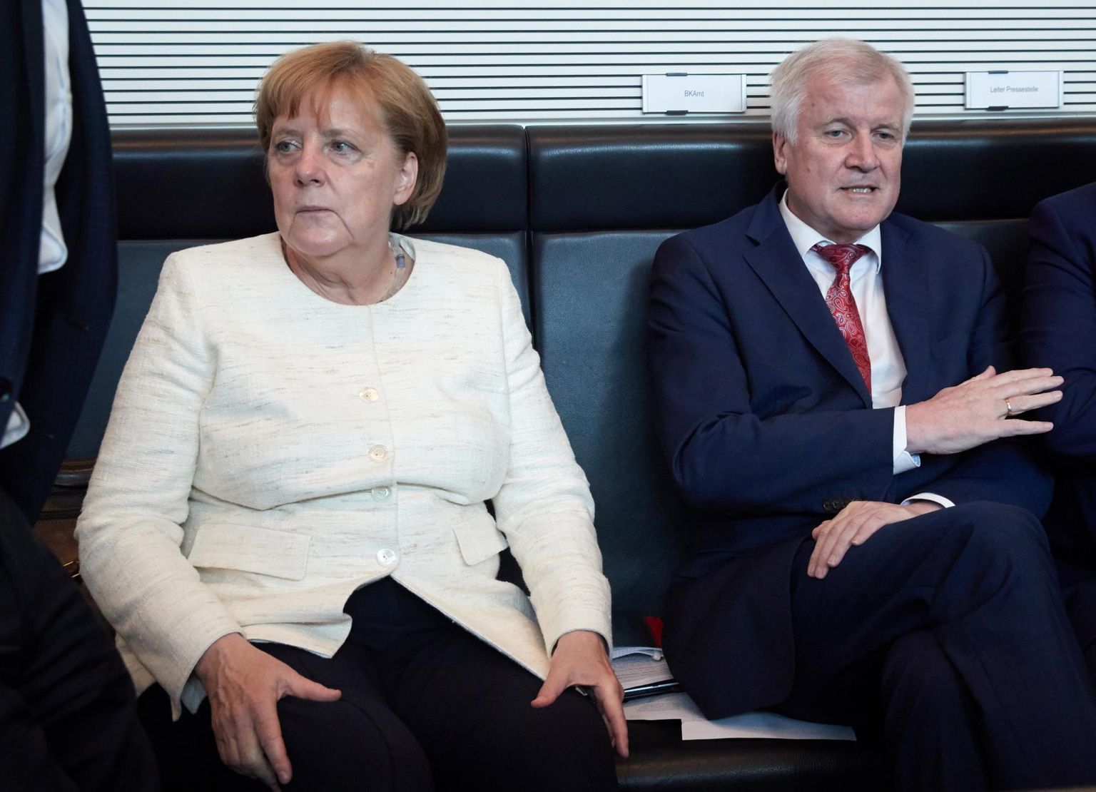 Saksamaa liidukantsler Angela Merkel ja siseminister Horst Seehofer ähvardavad lõplikult tülli minna.