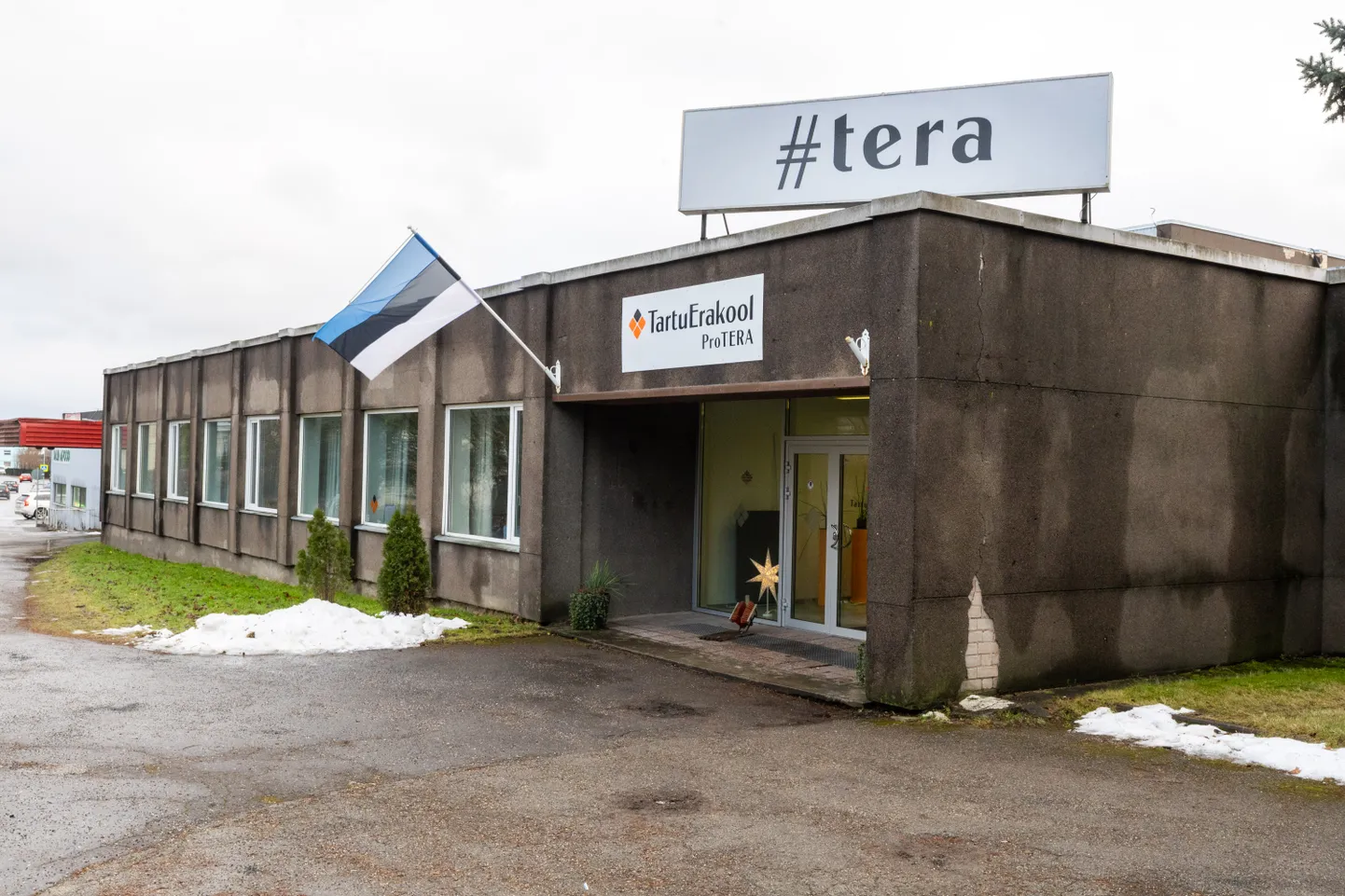 Tartu erakooli Tehase 16 õppehoone on praegu 7.-9. klasside õpilaste päralt. Tuleval sügisel hakkavad seal haridust omandama ka erakooli esimesed gümnasistid.