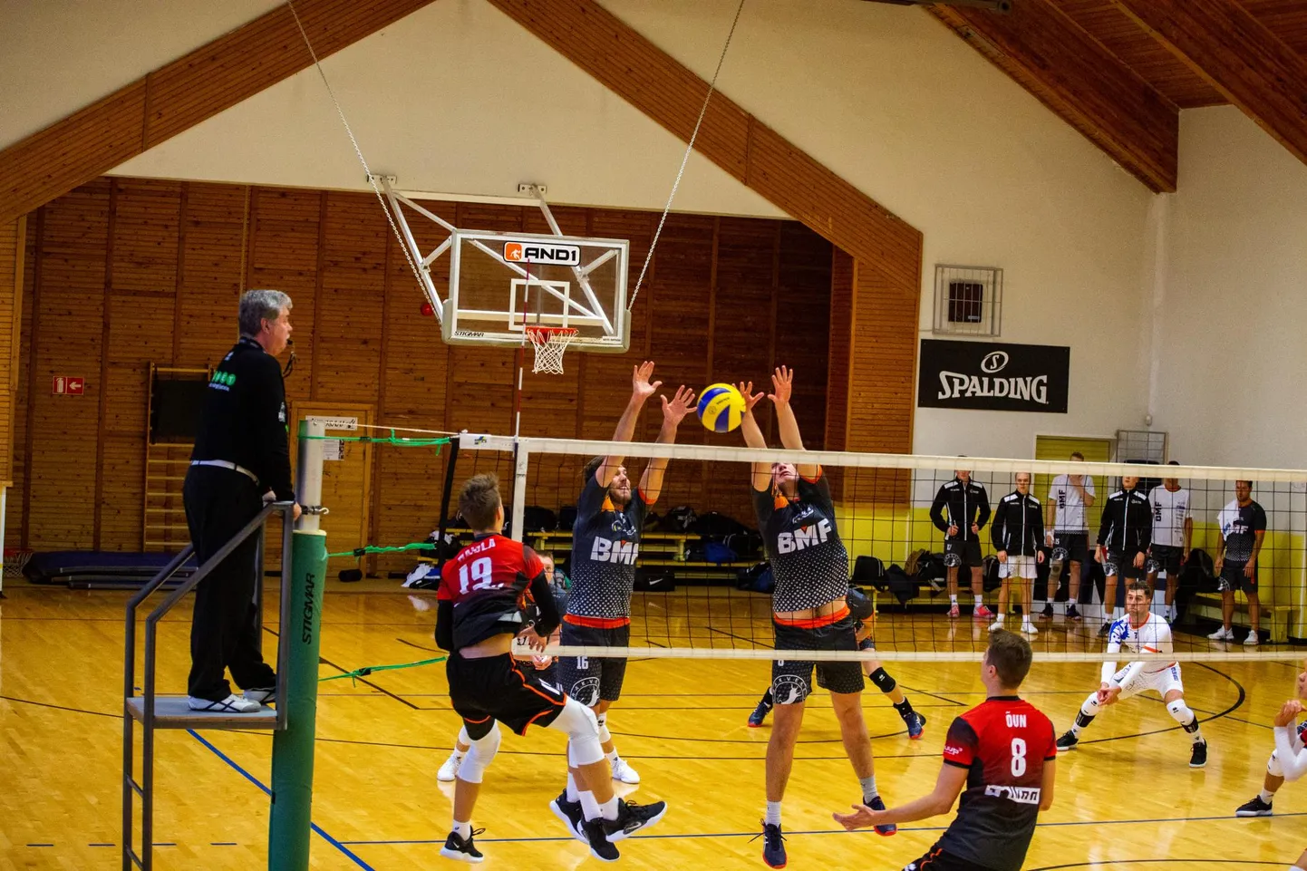 Esiliiga võrgutiim BMF/Rakvere Võrkpalliklubi sai möödunud nädalavahetusel viis võidupunkti.