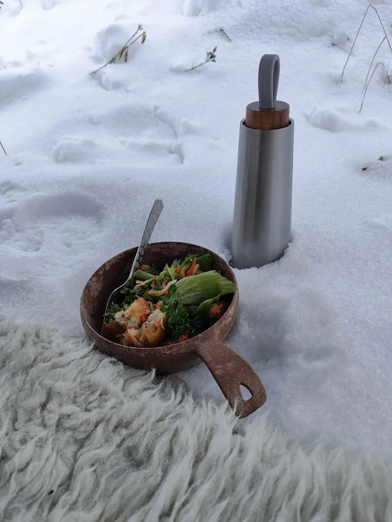 Väike näks ja termosetäis sooja jooki hoiab tuju üleval.