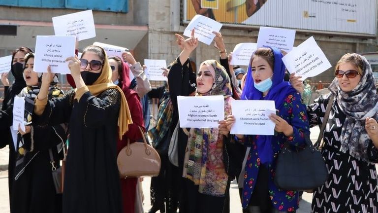 Протест женщин в Кабуле 3 сентября 2021 года.