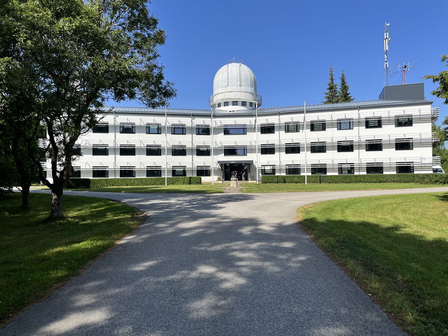 Главное здание обсерватории Тартуского университета в Тыравере, куда научное 
учреждение переехало из исторического здания в цент ре Тарту, чтобы городская 
засветка не мешала наблюдениям за космосом.