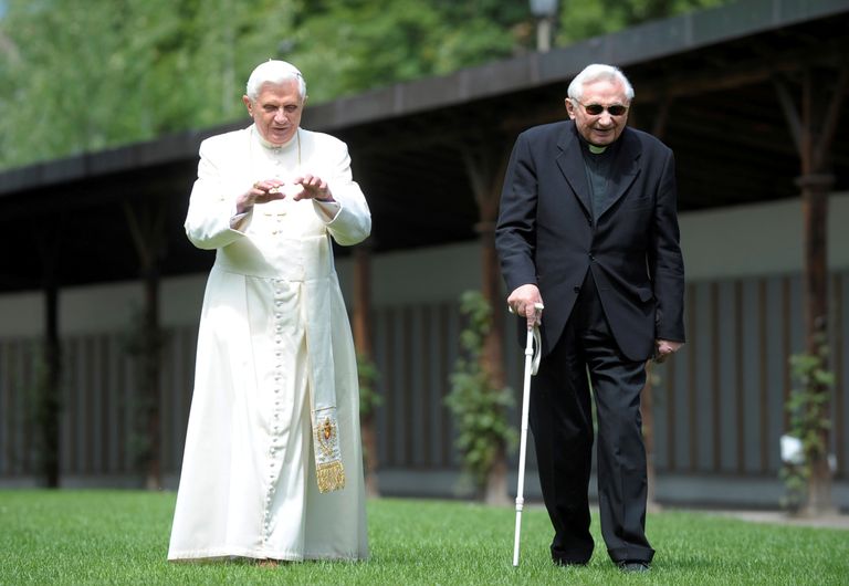 Vennad Ratzingerid paavsti 2008. aasta puhkuse ajal Itaalias.