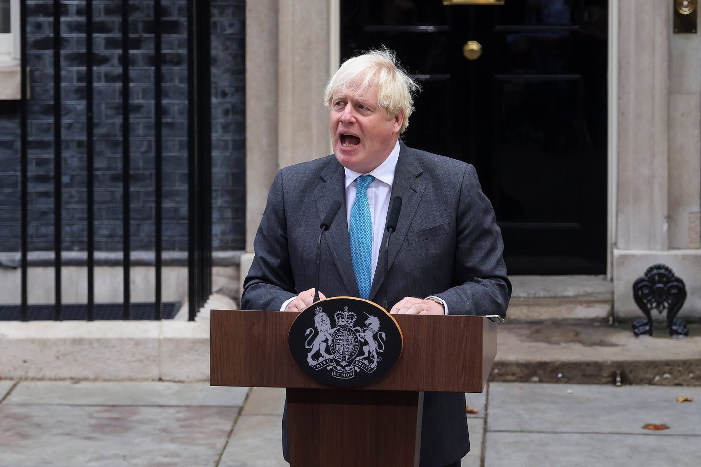 Briti peaminister Boris Johnson pidas 6. septembril 2022 Londonis peaministri residentsi Downing Street 10 ees ametist lahkumise kõne