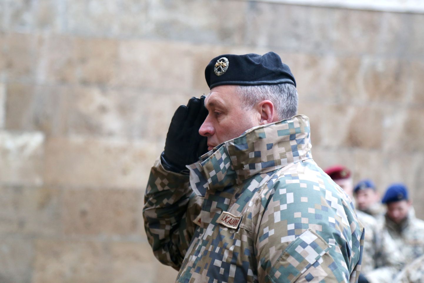 Nacionālo bruņoto spēku komandieris Leonīds Kalniņš.