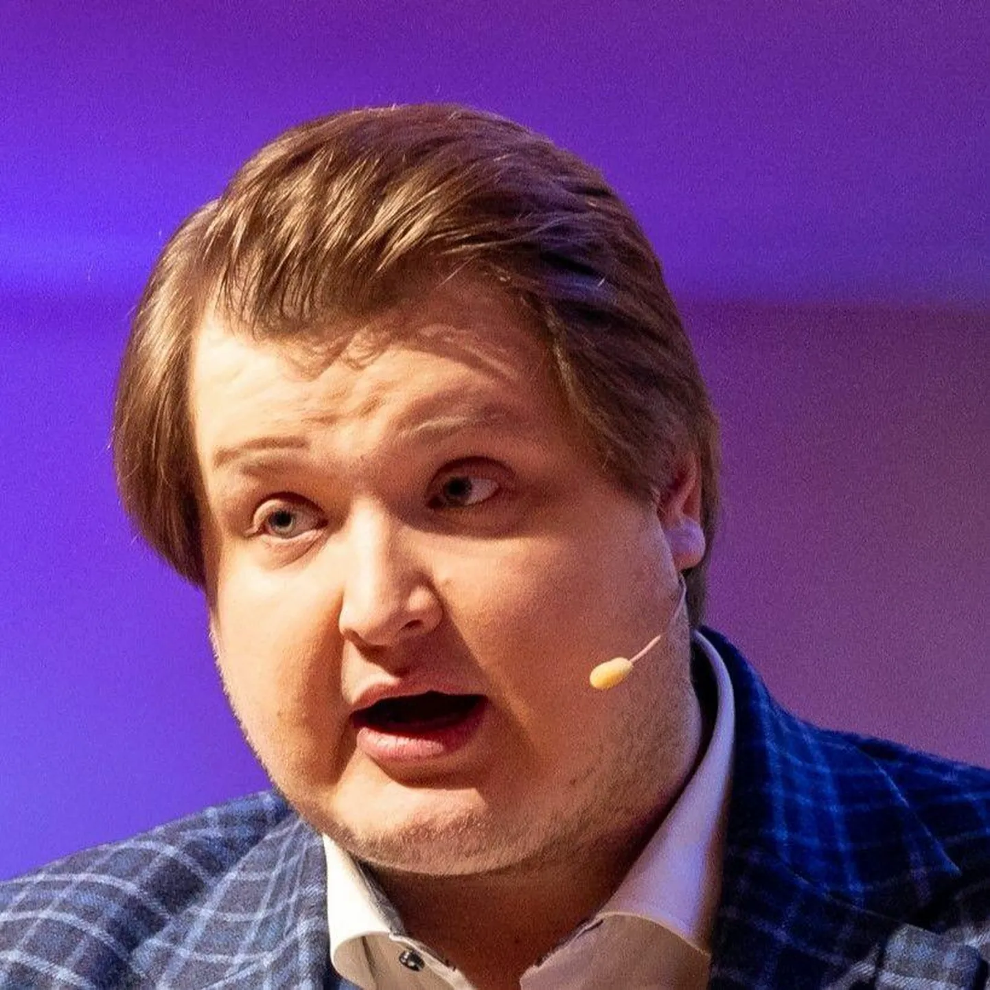 Reigo Tamm tuleb teatripäeva puhul Tamsalu kultuurimajja.