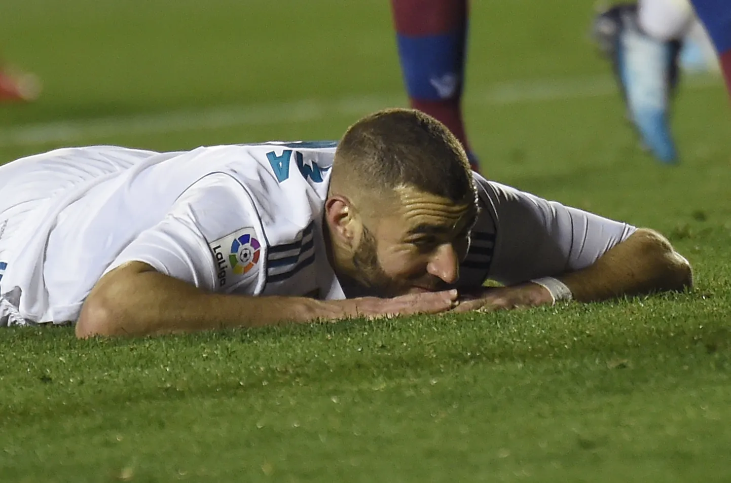 «Kuidas pagan see jälle nii läks?!» ütleb ilme Reali ründaja Karim Benzema näol.