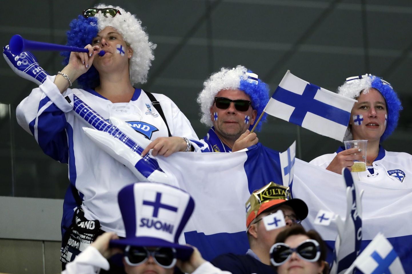 Soome jäähokikoondist toetab suur hulk fänne igas Euroopa otsas. Finaalturniiridel on suurt fänniarmeed nautinud ka põhjanaabride korv- ja võrkpallimeeskonnad. Täna ootab Lillekülas rekordiline võõrsil-publik Soome jalgpallikoondist.