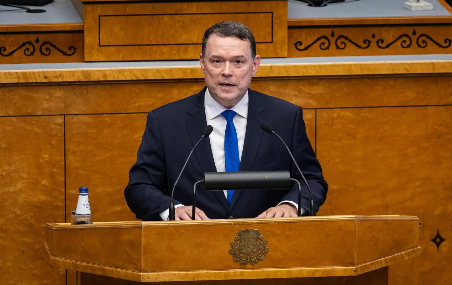 Aprillis justiitsministri portfelli vastu võtnud ning Viljandi linnapea kohalt lahkunud Madis Timpson andis esmaspäeval riigikogu liikme ametivande. Enda kinnitusel ta vähemalt esialgu linnavolikogu liikmeks hakata ei soovi.