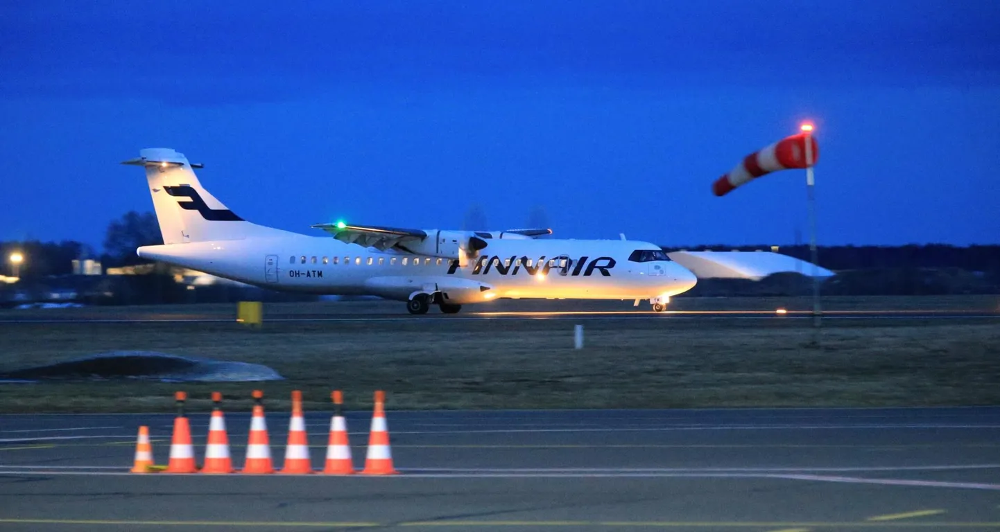Finnair teatas aprilli lõpus, et peatab kuuks ajaks lennud Helsingi ja Tartu vahel, sest kahel ööl pidi Finnairi lennuk GPS-häiringu tõttu Helsingisse tagasi pöörduma.