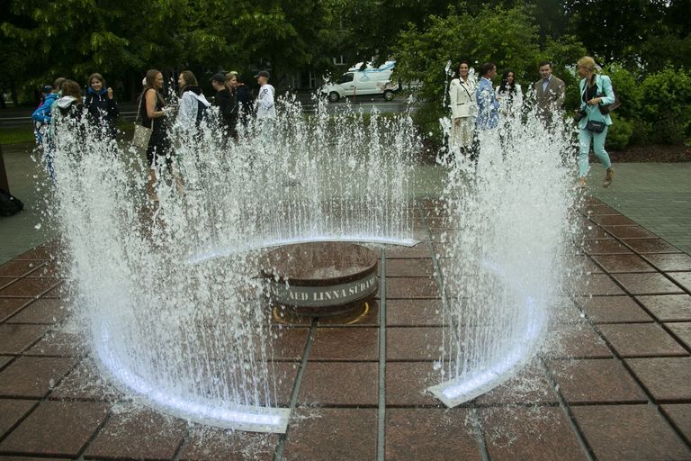 Действительно, новый фонтан претендует на звание «места силы» района Кристийне!