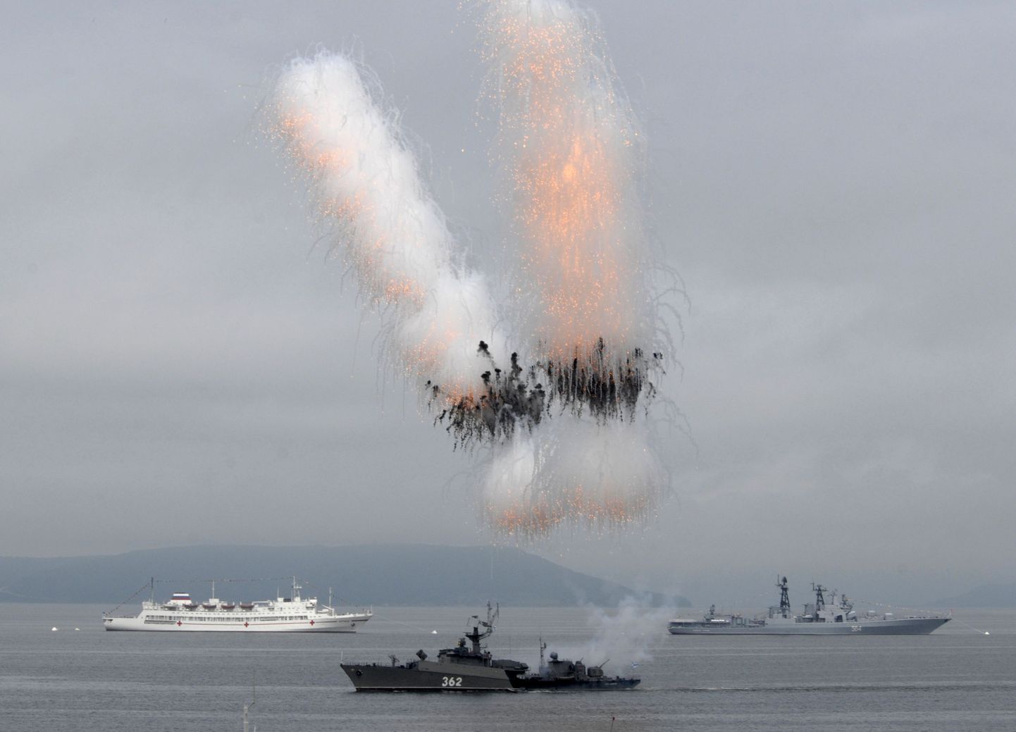 Празднование Дня ВМФ во Владивостоке.
