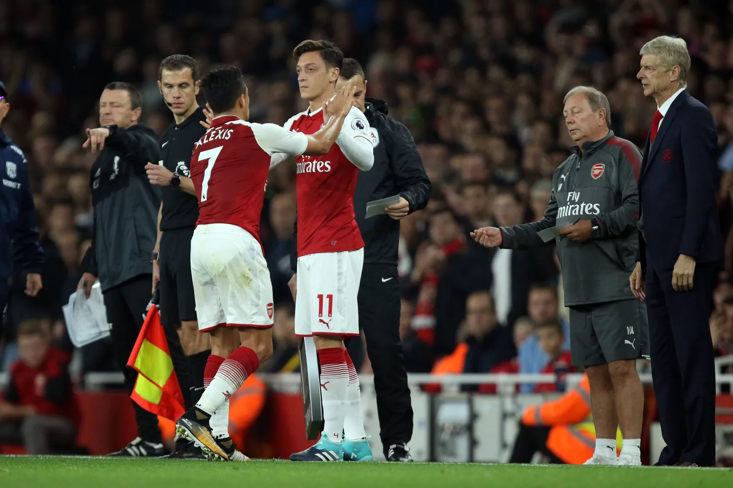 Alexis Sanchez ja Mesut Özil.
