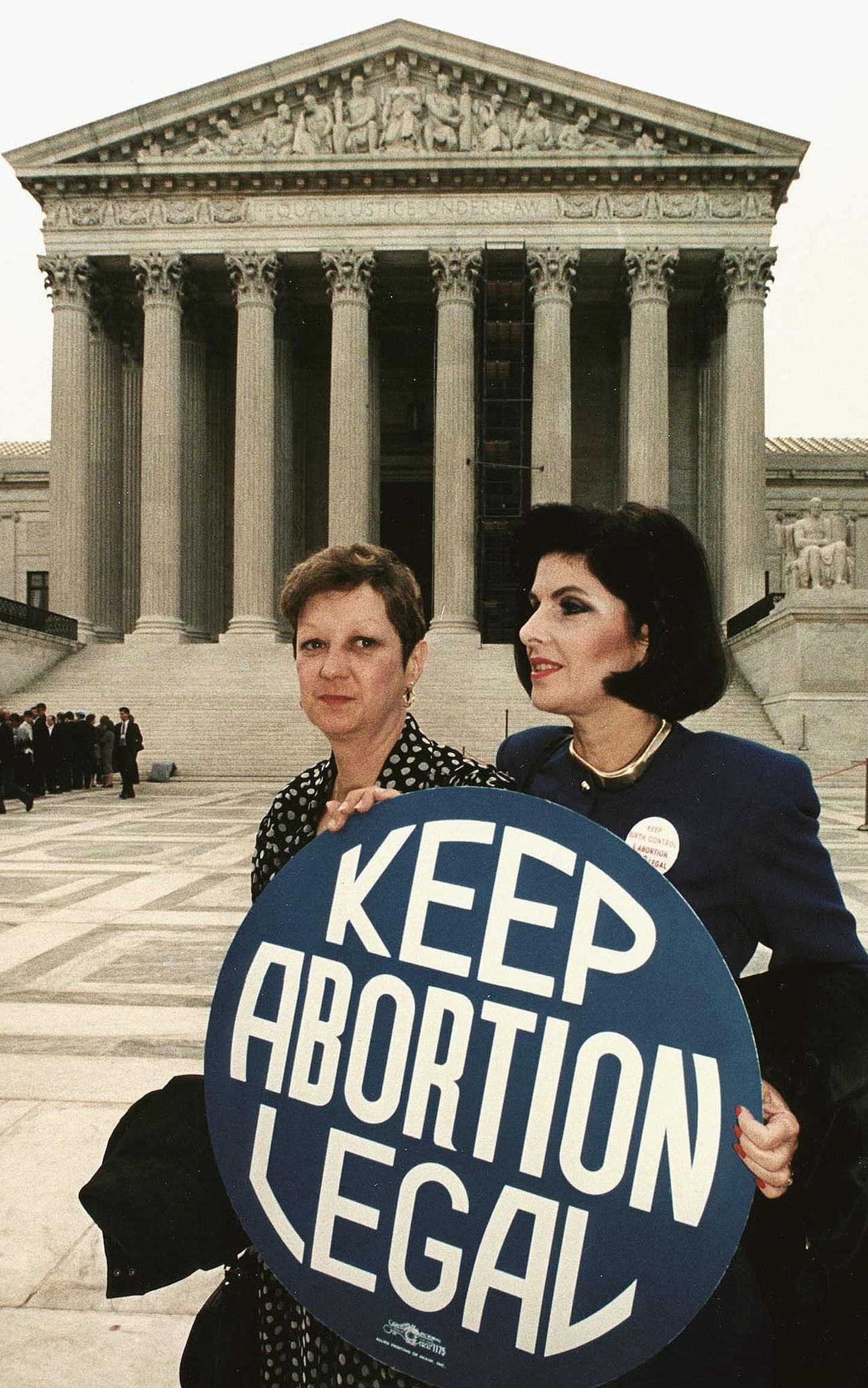 25. aprill 1989: Norma McCorvey koos advokaat Gloria Allrediga USA ülemkohtu ees abordi eest võitlemas.