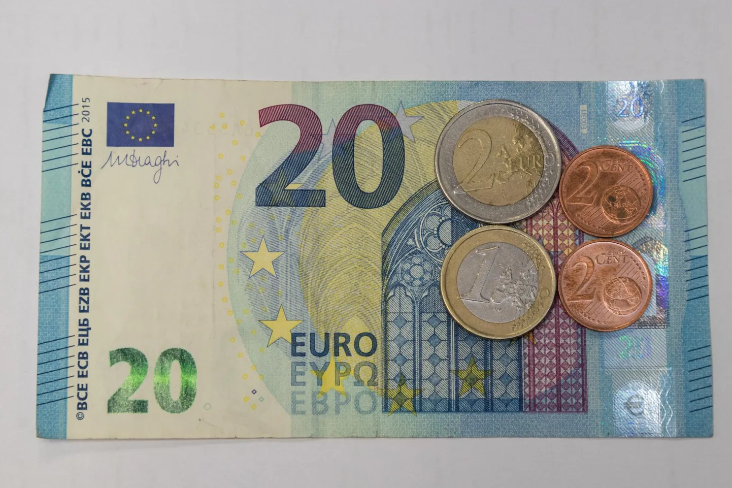Paberraha võltsitakse tunduvalt rohkem kui münte.