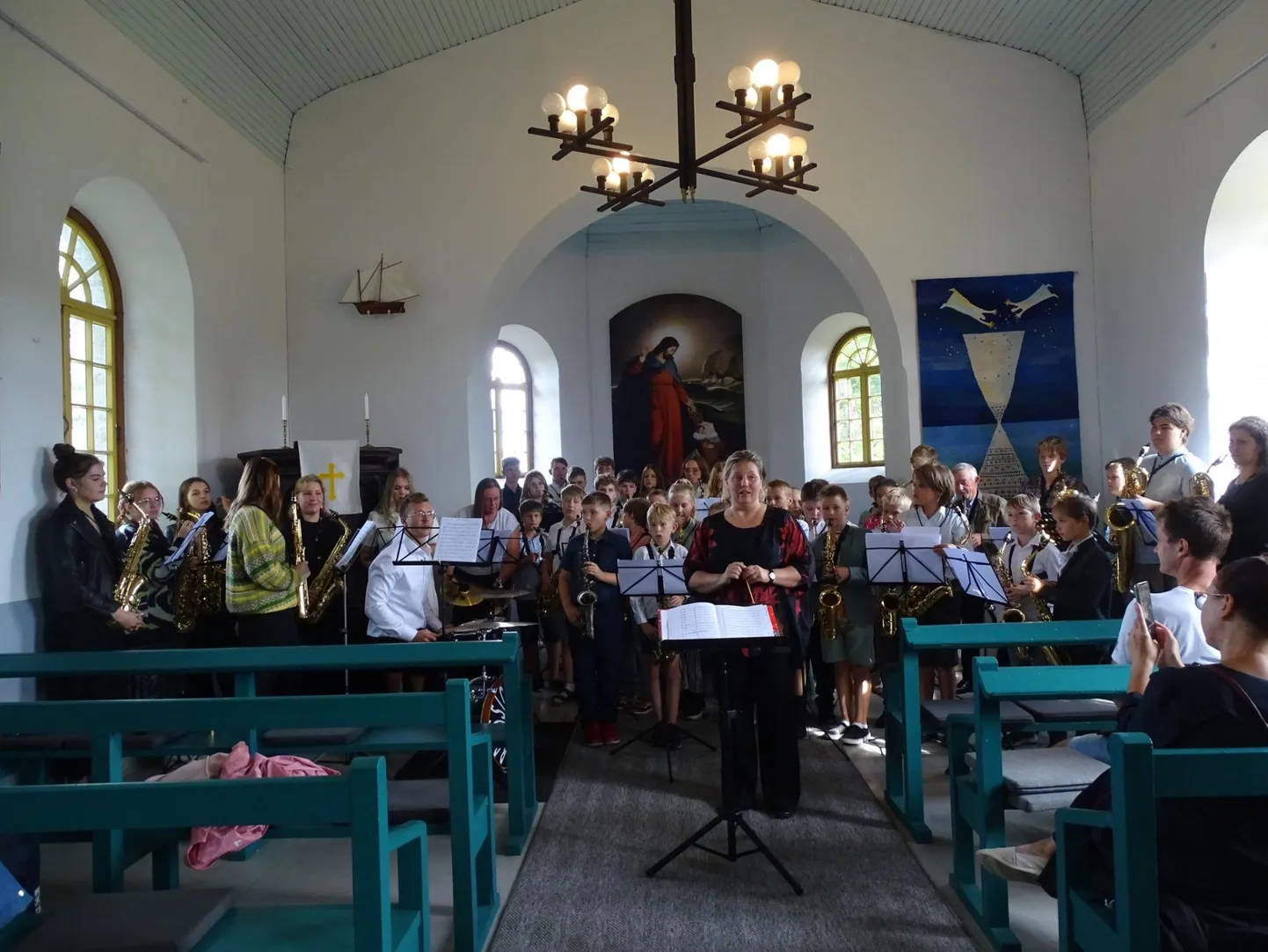 Traditsiooniks on saanud, et suvekooli õpilased annavad ühe kontserdi Vainupea kabelis.