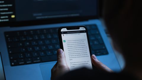 Pētījumā noskaidrots, kādam nolūkam studenti un mācībspēki izmanto mākslīgo intelektu augstākajā izglītībā