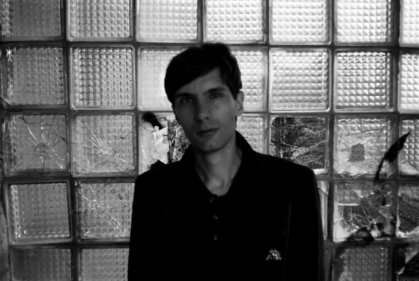 Avi noir. Mart Avi viimasel plaadil «Blade» võib leida mitu film-noir’i klassikaga seoseid tekitavat lugu.